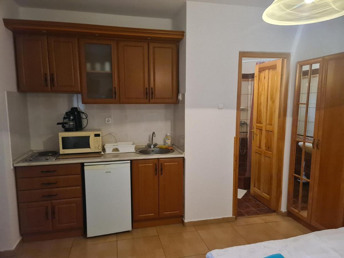 Mediterran Apartman Es Vendeghaz Hajduszoboszlo Ngoại thất bức ảnh