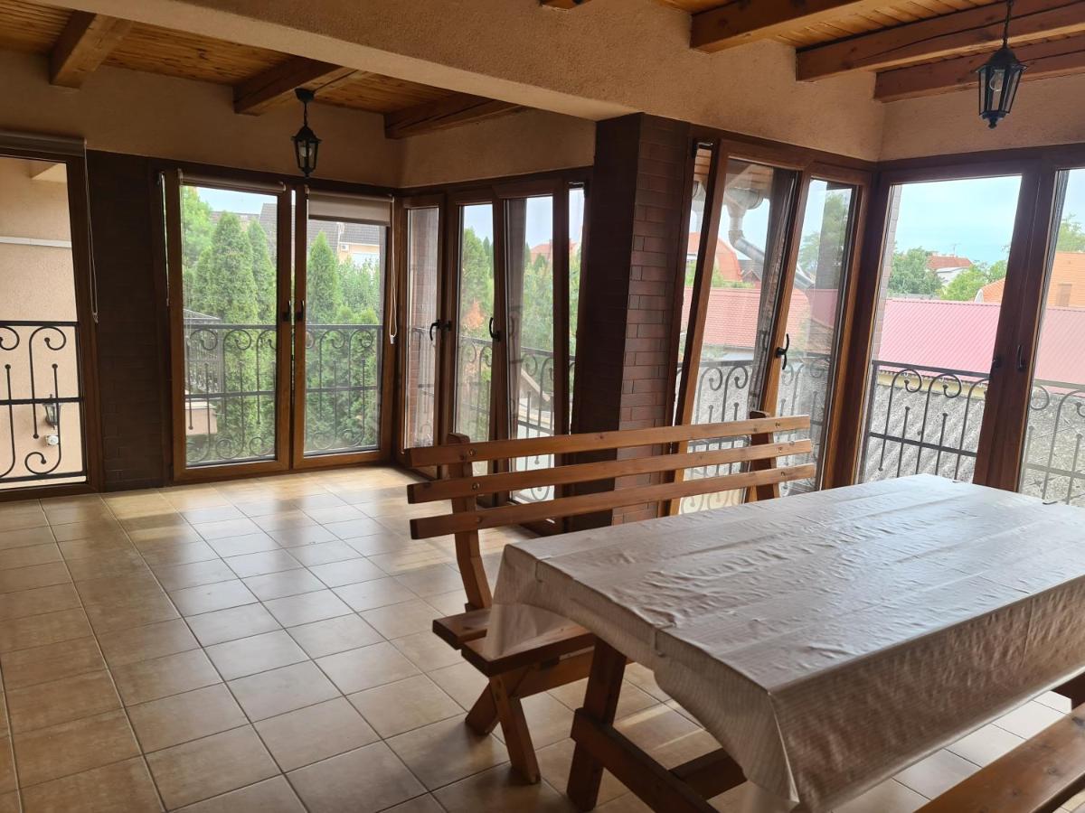 Mediterran Apartman Es Vendeghaz Hajduszoboszlo Ngoại thất bức ảnh
